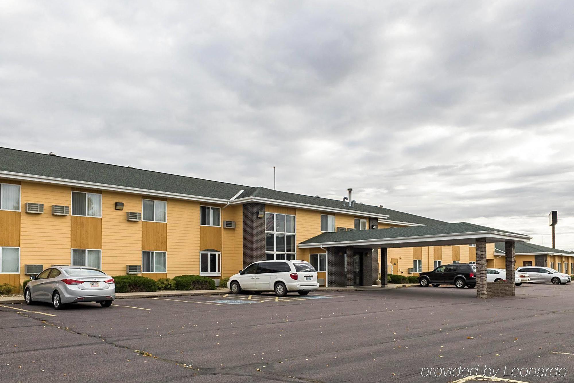 Quality Inn Mitchell Exterior photo